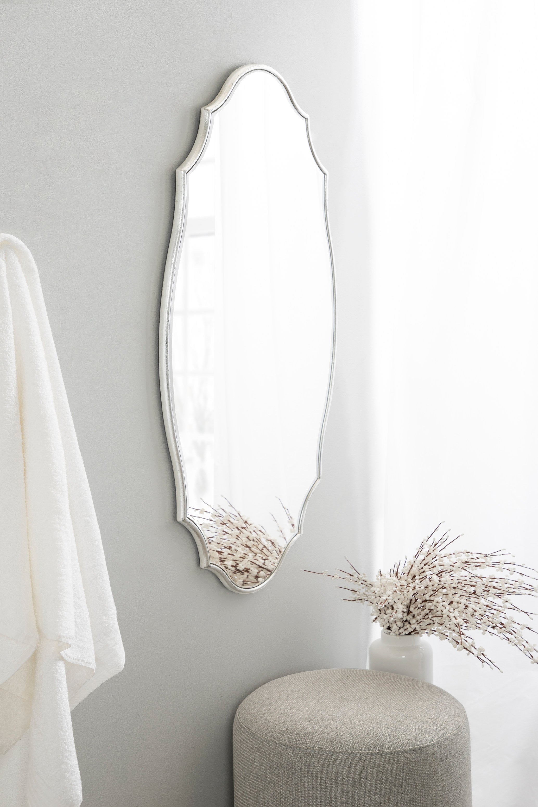 Leanna Scalloped Oval Wall Mirror