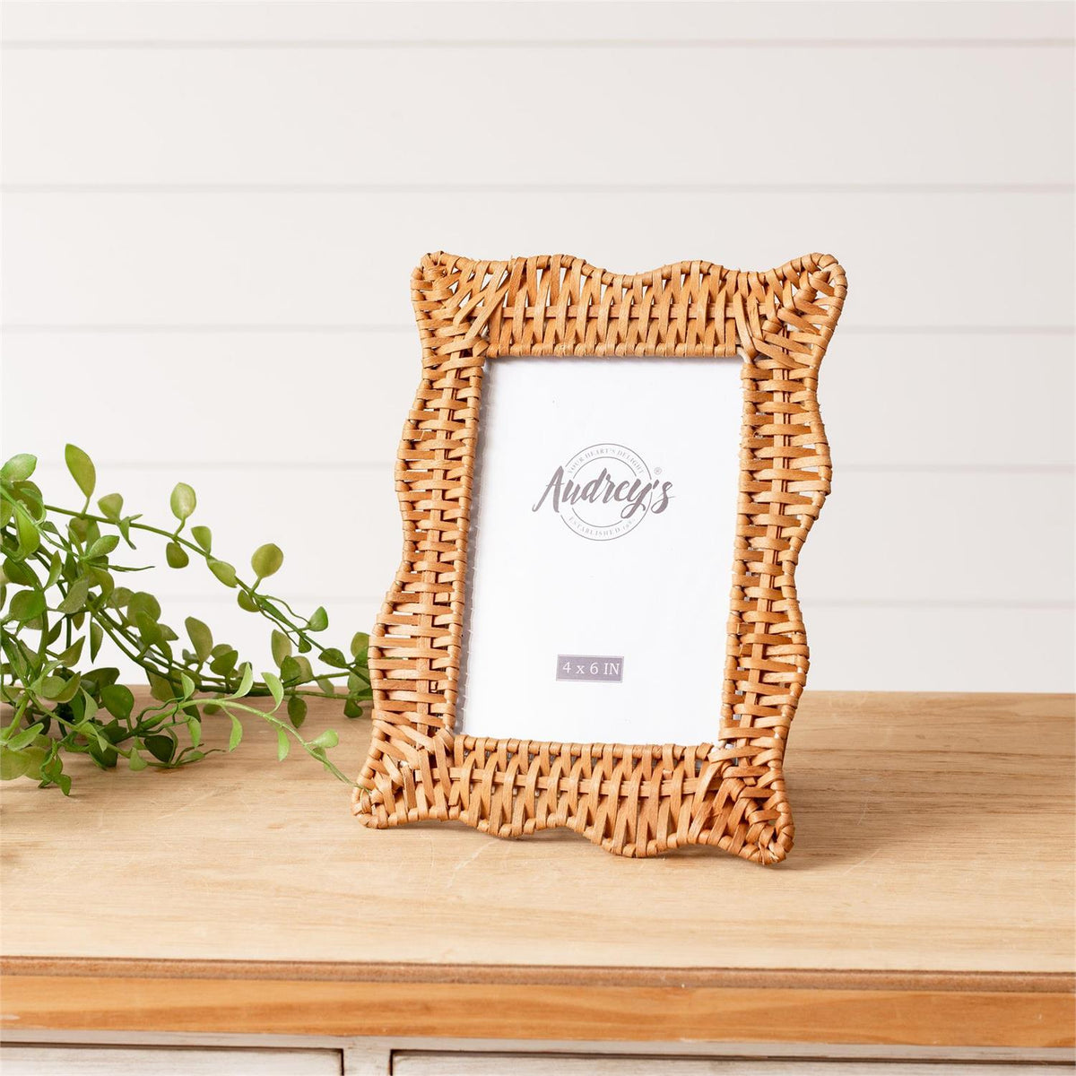 Wicker Scalloped Photo Frame, Sm