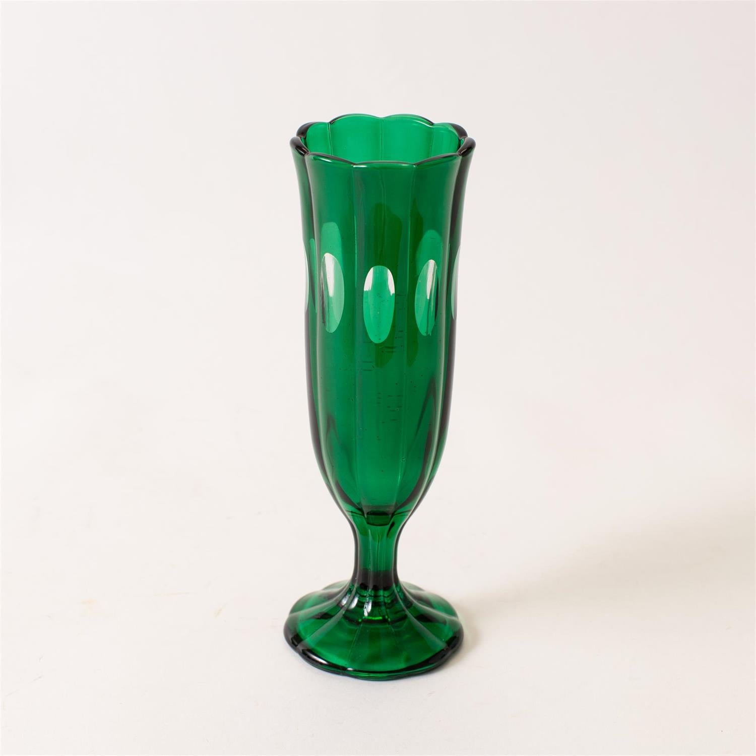 Evergreen Crest Glass Flute