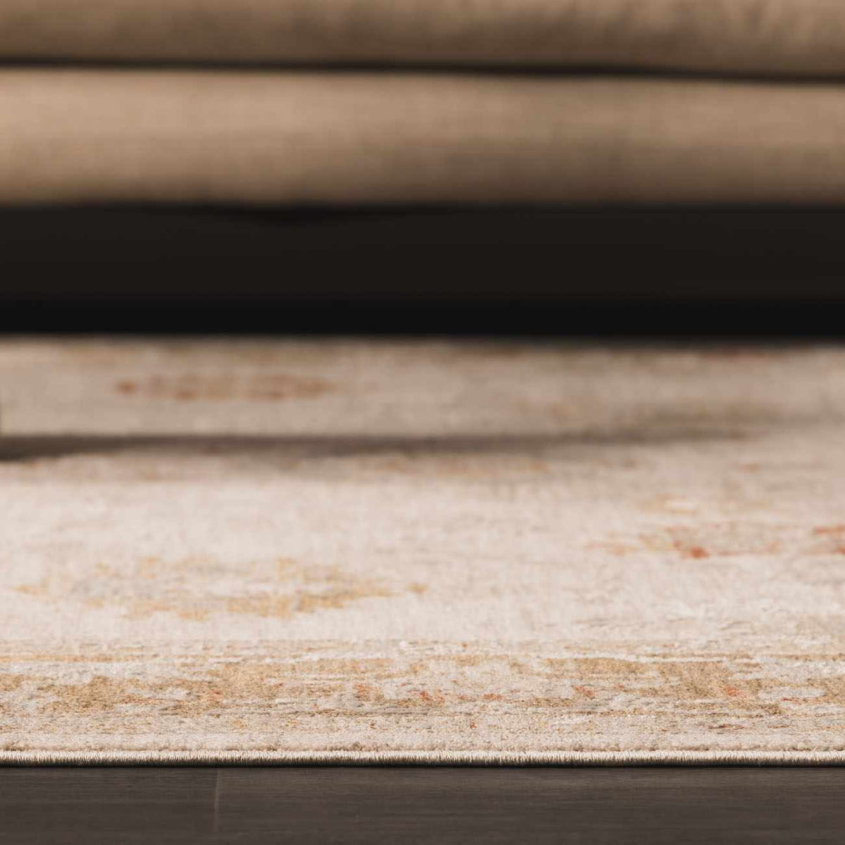Elloree Traditional Thick Luxe Statement Rug - Clearance