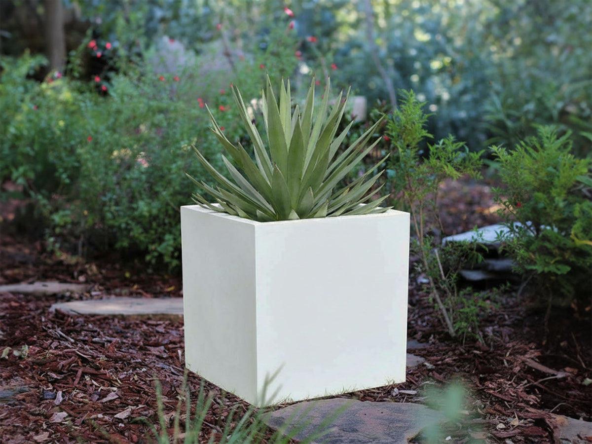 Cube Planter 12.0"- 23.5" By Plantatorem