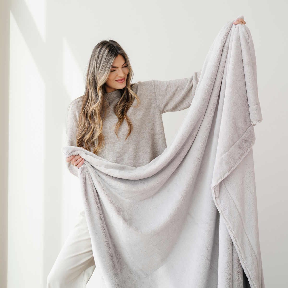 LUSH THROW BLANKETS