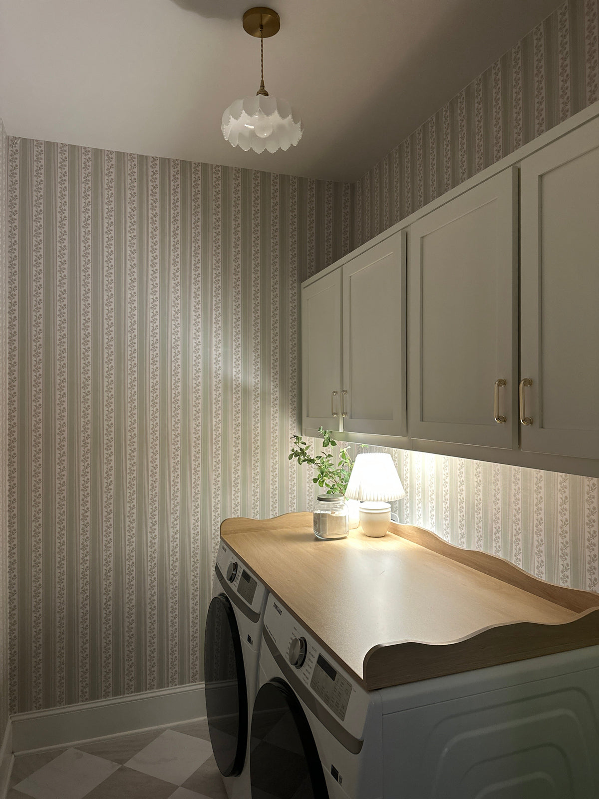 Auggie Wallpaper by Bloomery Decor