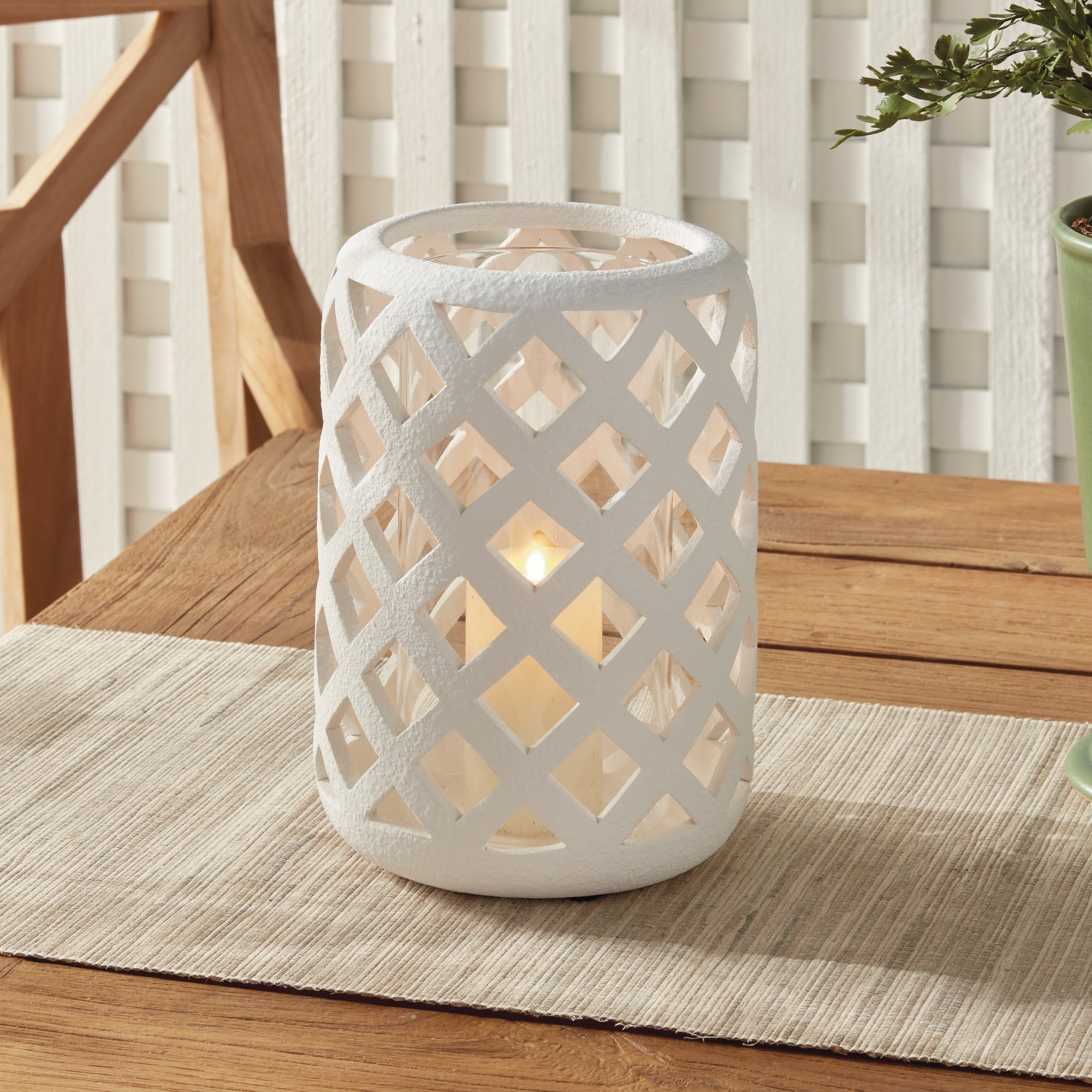 Lucca Hurricane- White