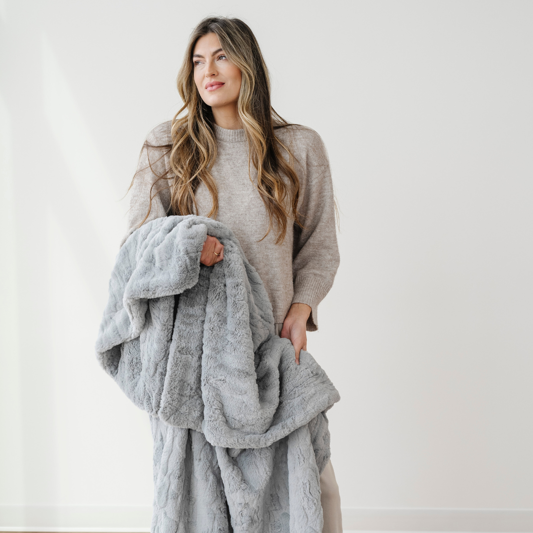 PATTERNED FAUX FUR THROW BLANKETS