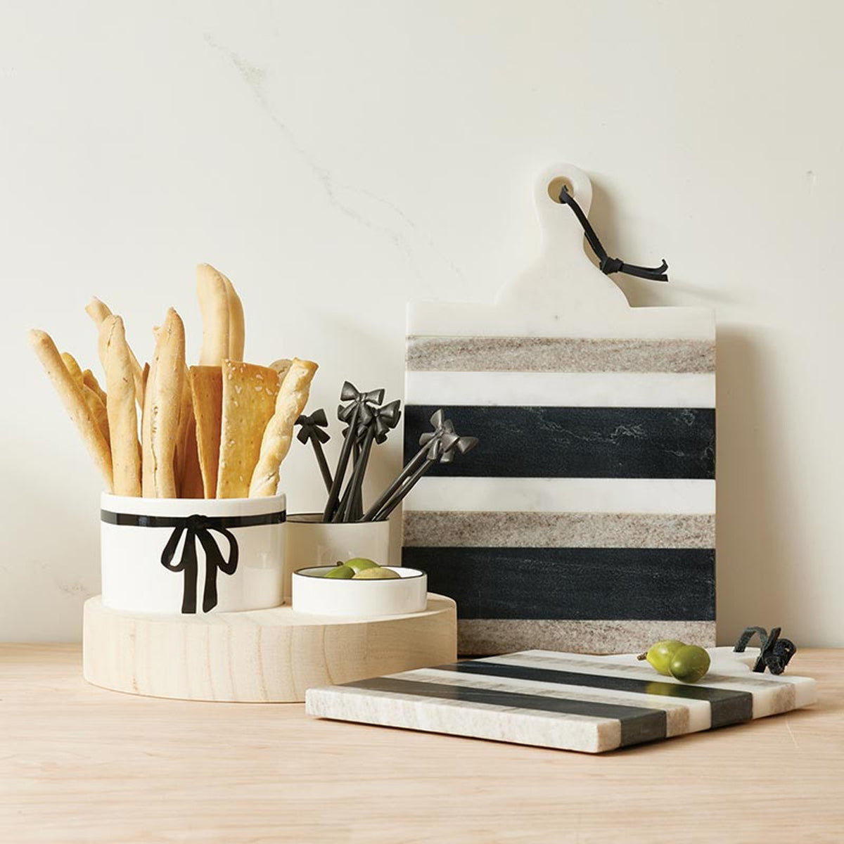Trio Ceramic Bowls With Wood Base - Bow