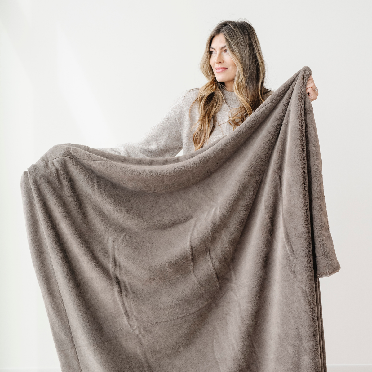 LUSH THROW BLANKETS