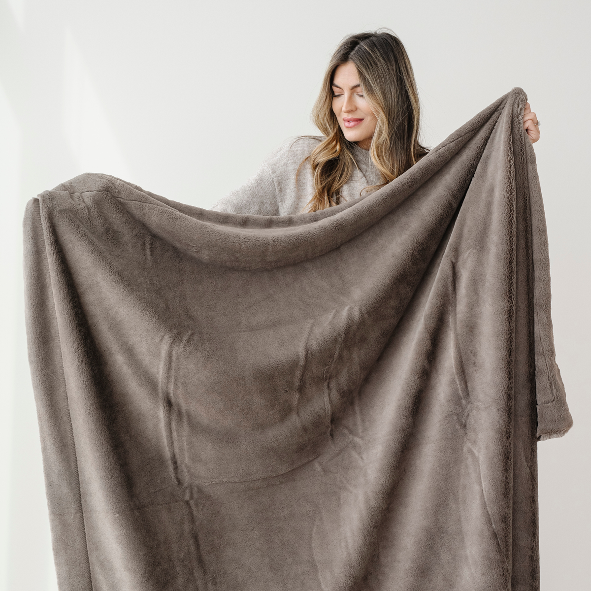 LUSH THROW BLANKETS
