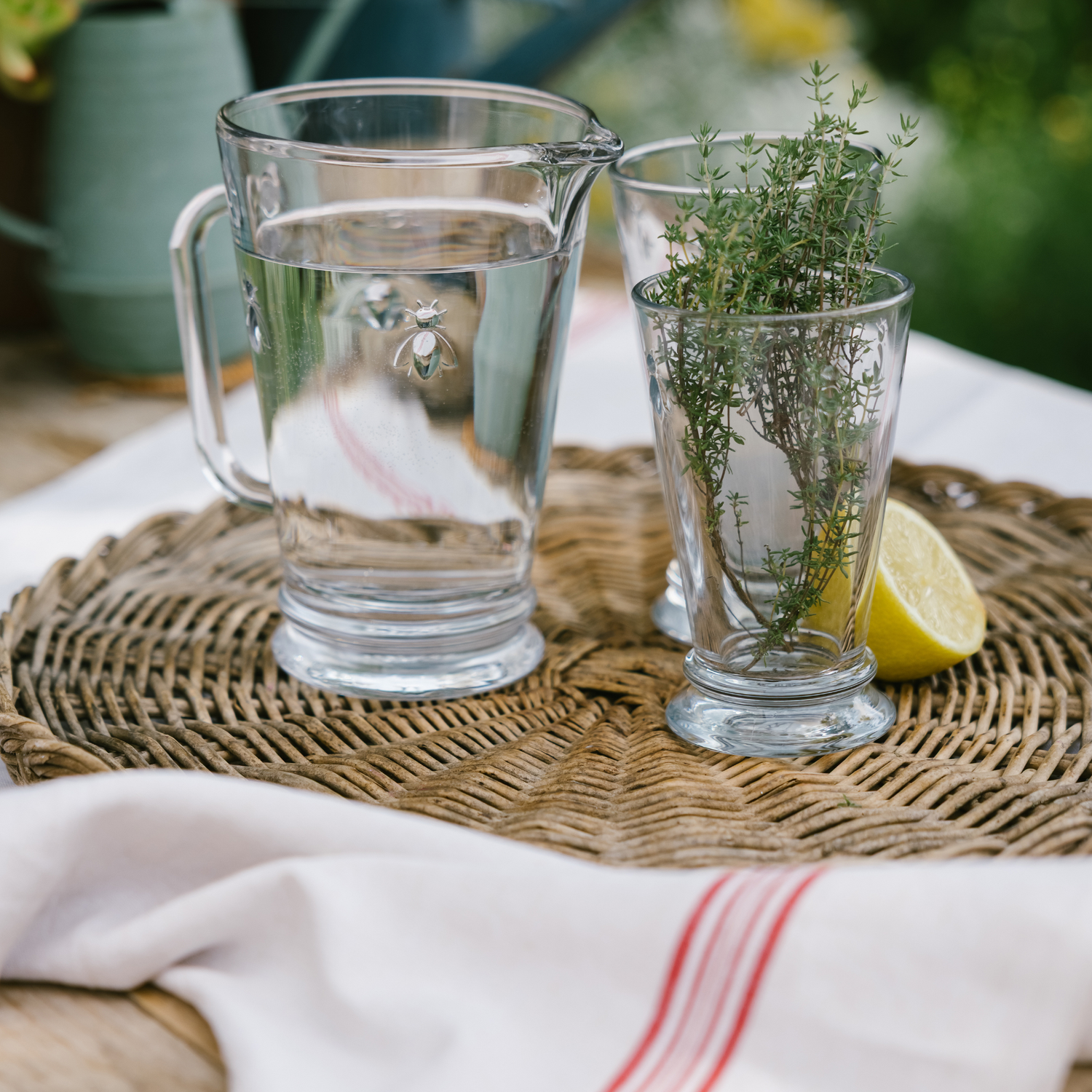 Bee Pitcher