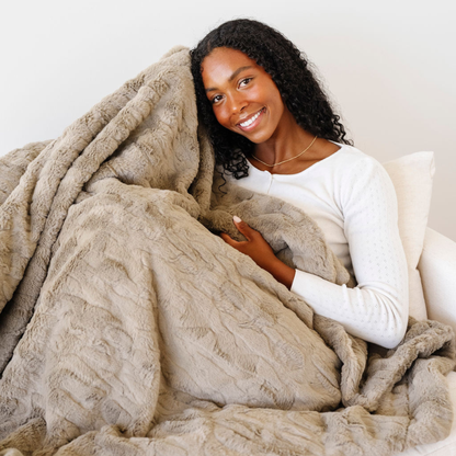 PATTERNED FAUX FUR THROW BLANKETS