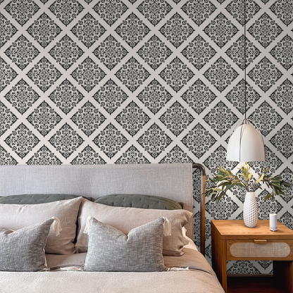 Thrifted Meadow (White) Wallpaper