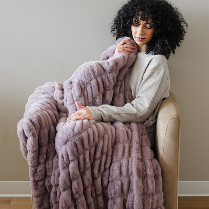 DOUBLE RUCHED FAUX FUR XL THROW BLANKETS
