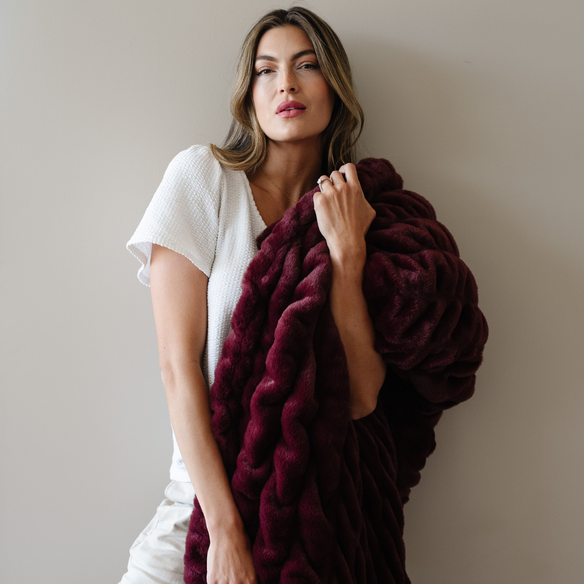 DOUBLE RUCHED FAUX FUR THROW BLANKETS