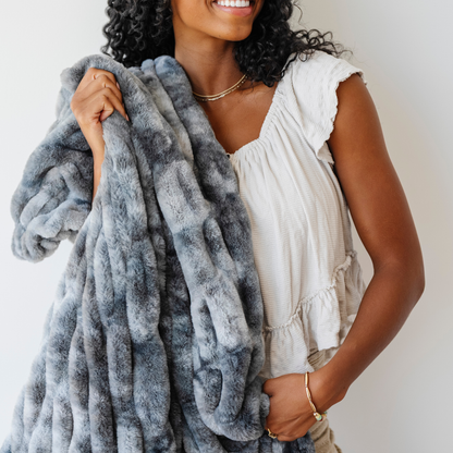 DOUBLE RUCHED FAUX FUR XL THROW BLANKETS