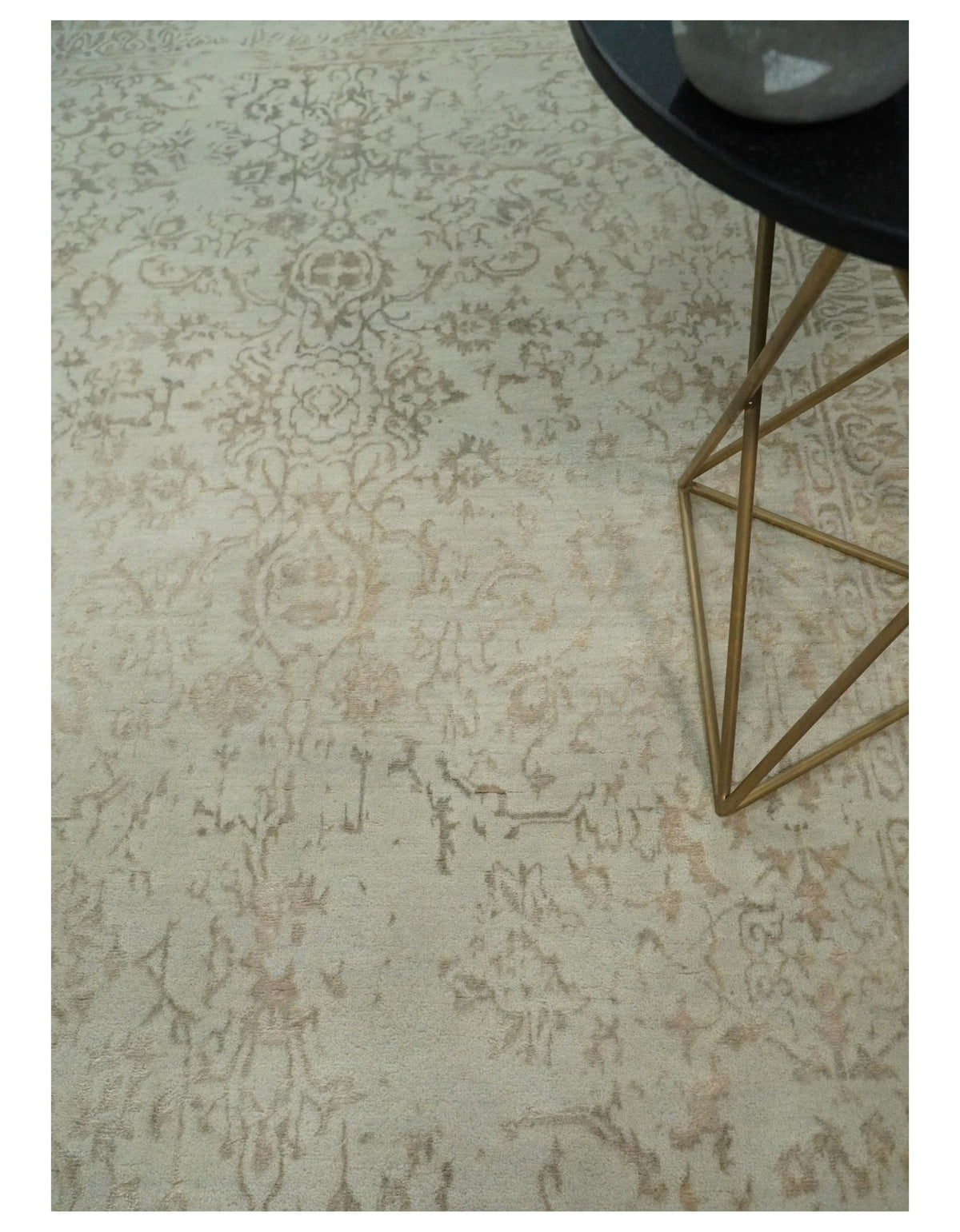 5x7 Fine Hand Knotted Beige and Brown Traditional Style Antique Wool and Silk Rug
