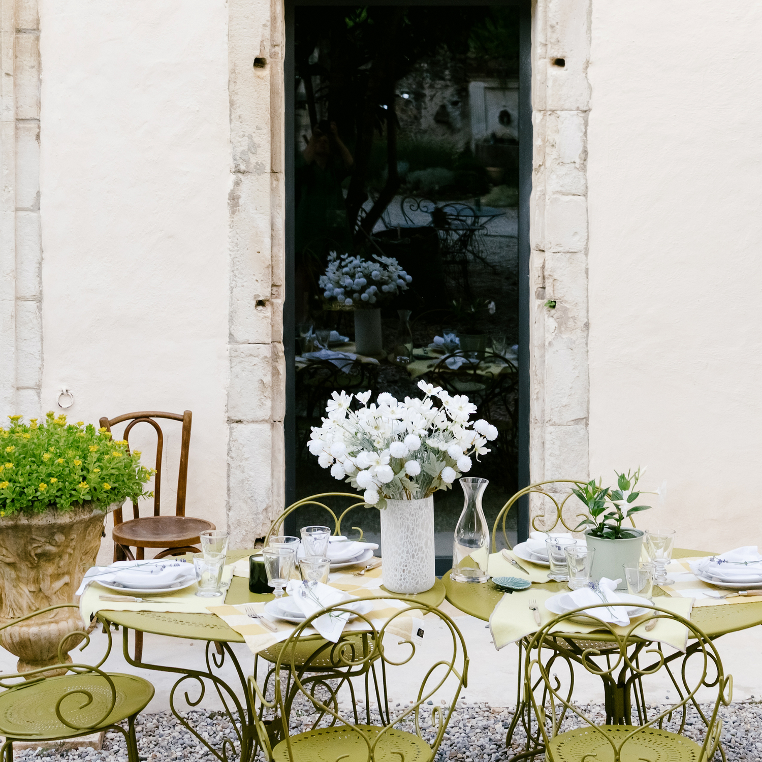 Bee Ceramic Dessert Plates — Set of 4