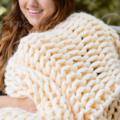 Chunky Knit Throw- Cream