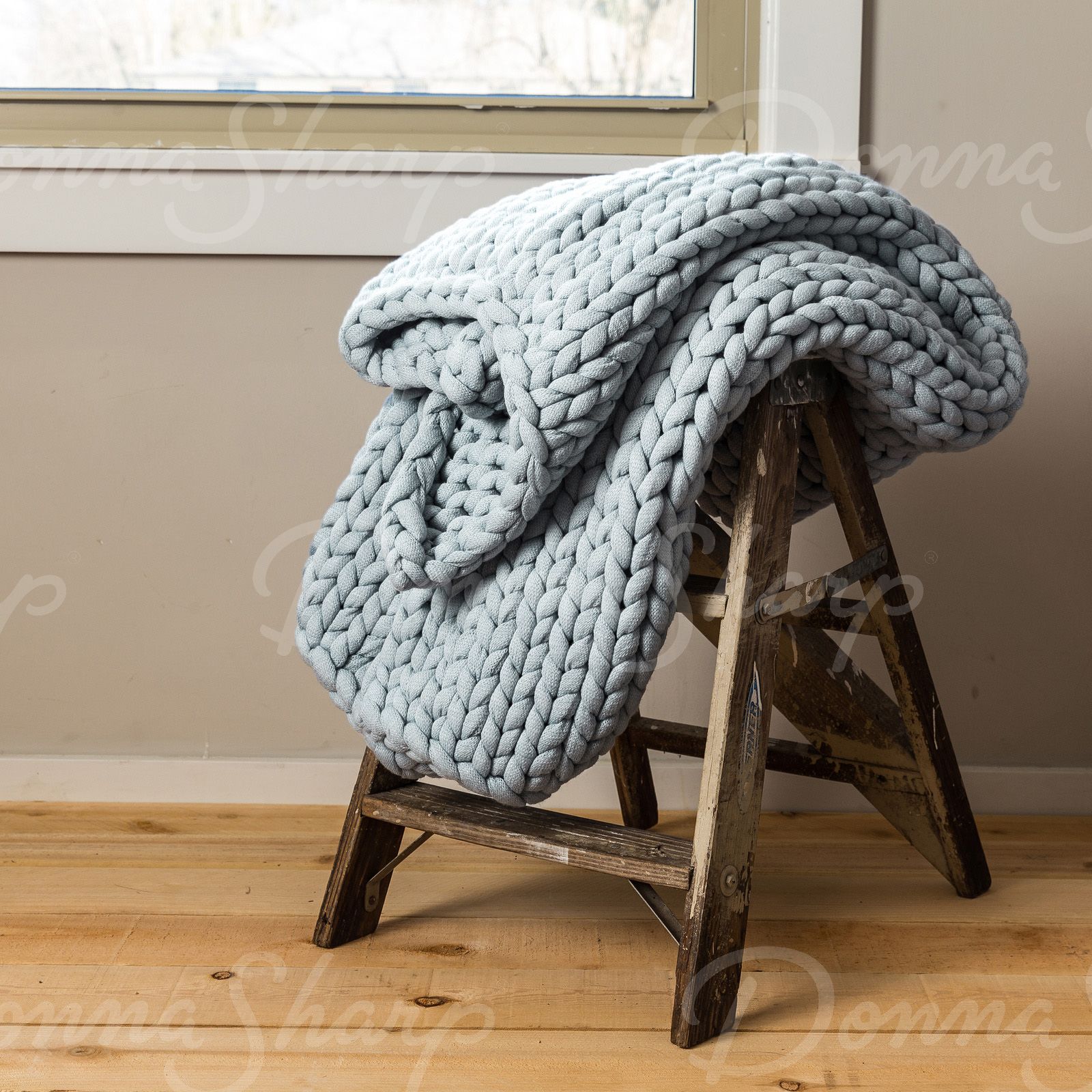 Chunky Knit Throw- Blue