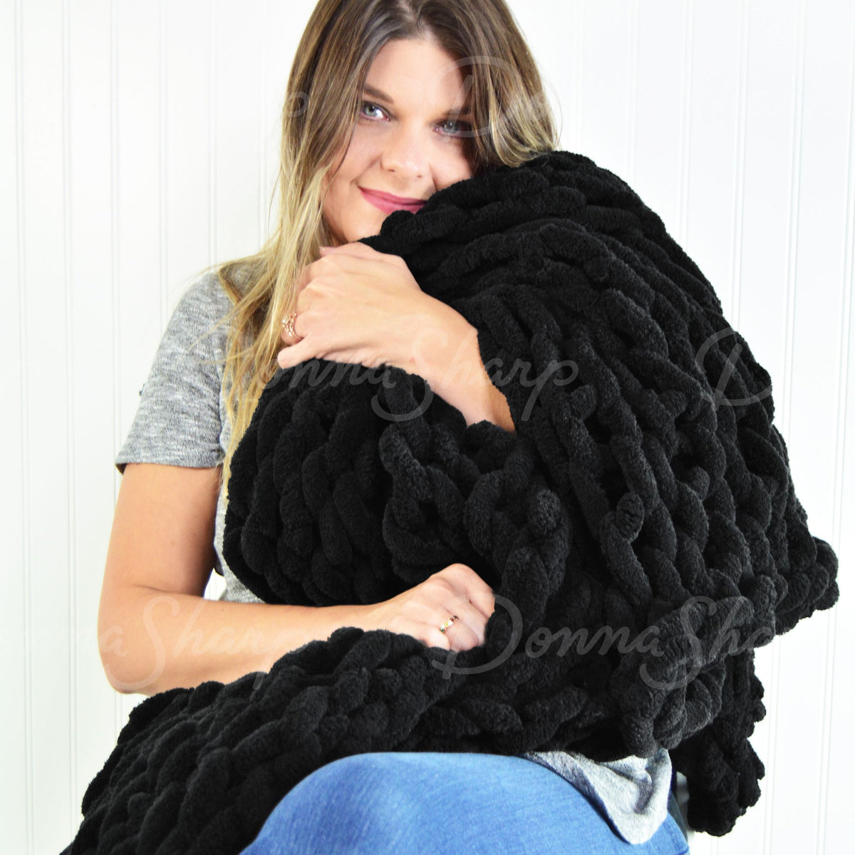 Chenille Knit Throw- Black