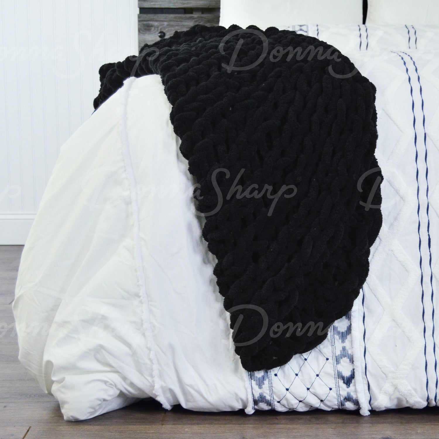 Chenille Knit Throw- Black