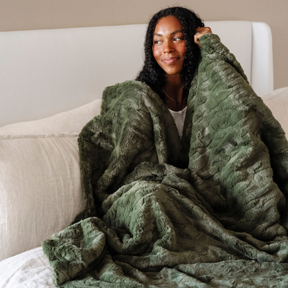 PATTERNED FAUX FUR XL THROW BLANKETS