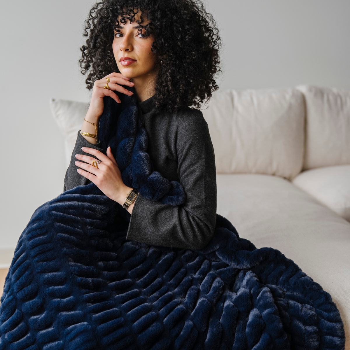 DOUBLE RUCHED FAUX FUR THROW BLANKETS