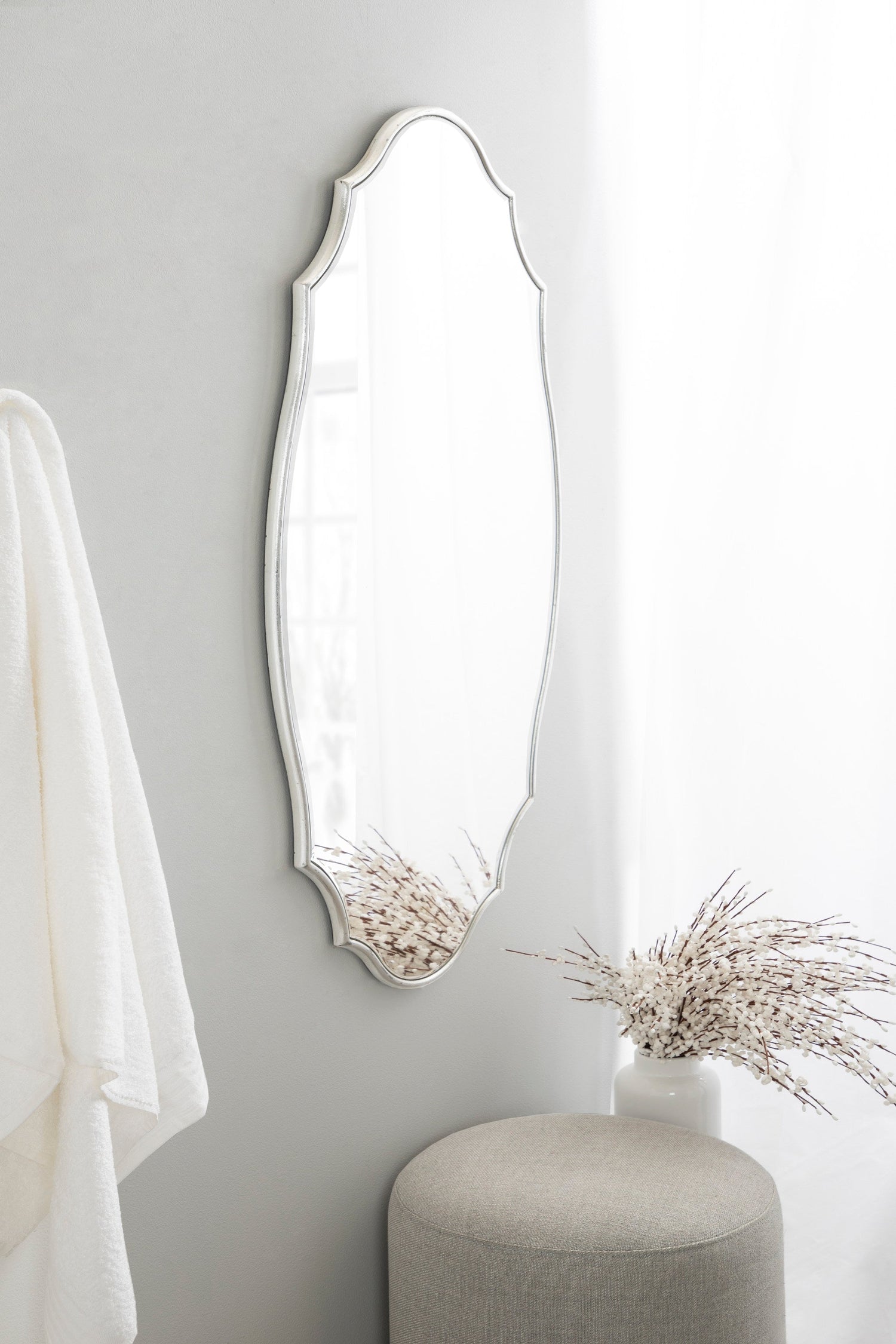 Leanna Scalloped Oval Wall Mirror