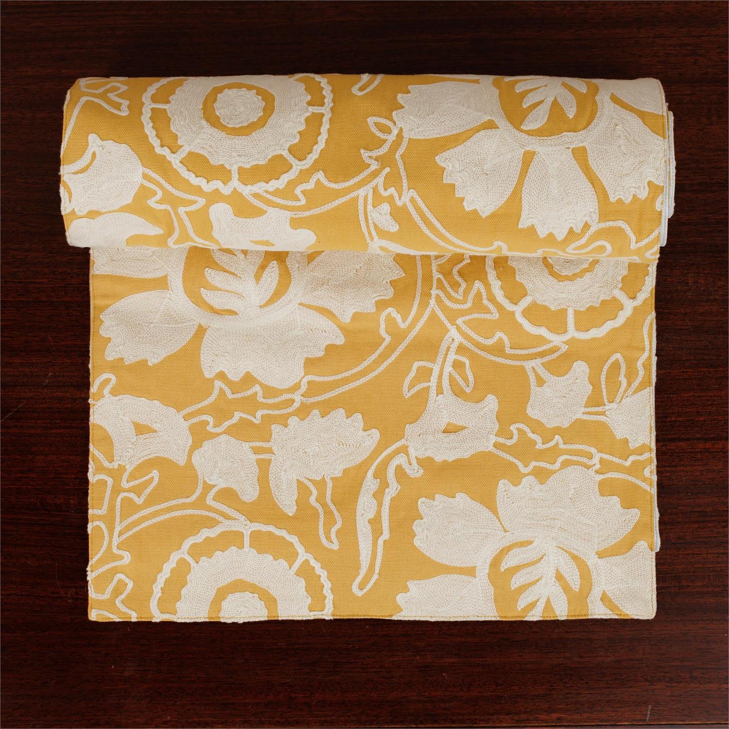 Table Runner - Fleur de Creme