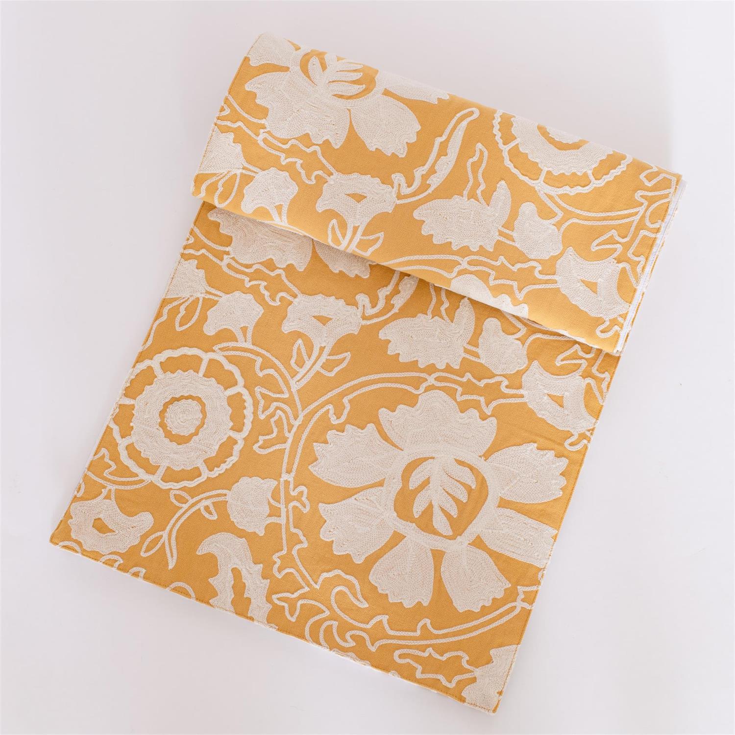 Table Runner - Fleur de Creme
