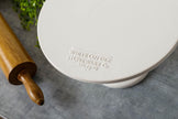 WHITE COTTAGE CERAMIC CAKE STAND