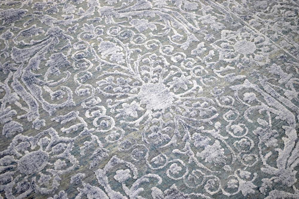 Modern Silver And Gray Hand Knotted Bamboo Silk 8x10 Area Rug