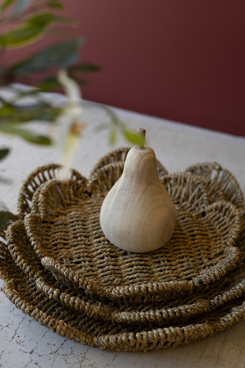 Set of 3 Flower-Shaped Woven Seagrass Trays