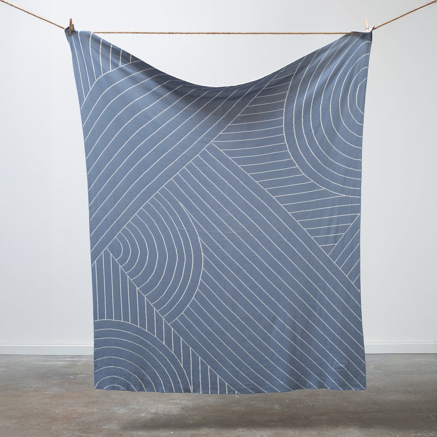 100% Cotton Knitted Throw - CloseUp in Lake and Cream