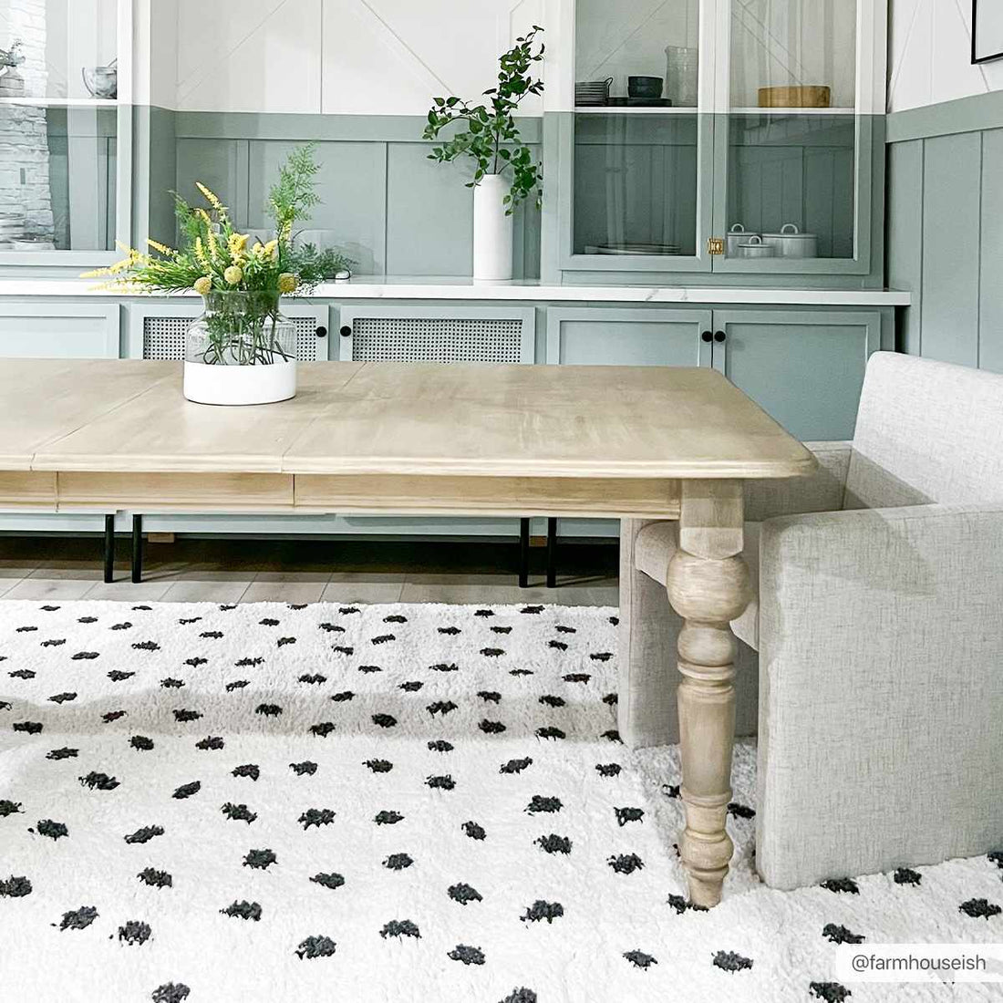 Chaia Dotted Black &amp; White Plush Rug