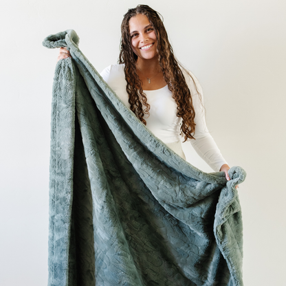 PATTERNED FAUX FUR XL THROW BLANKETS