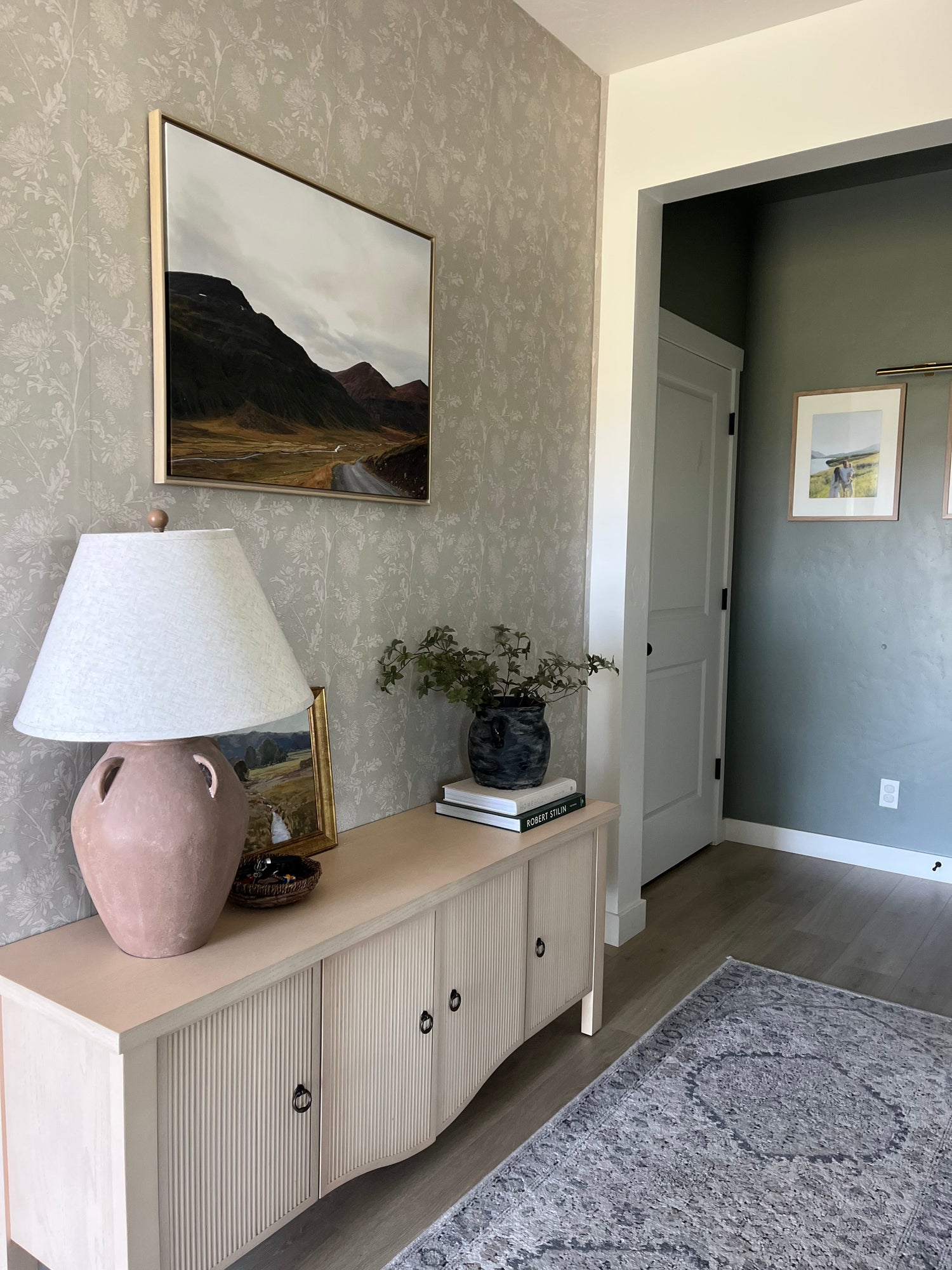 Archie Wallpaper by Taddy Mikelaites