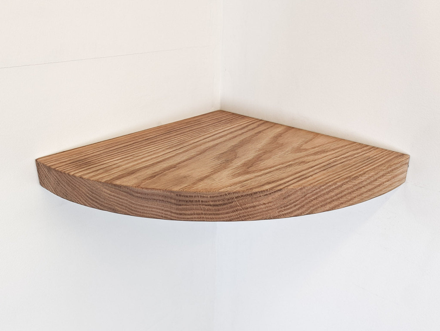 Floating Corner Shelf with Round Edge in Oak