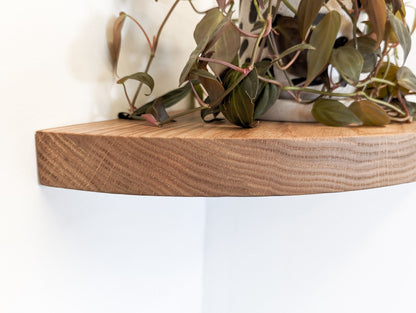 Floating Corner Shelf with Round Edge in Oak