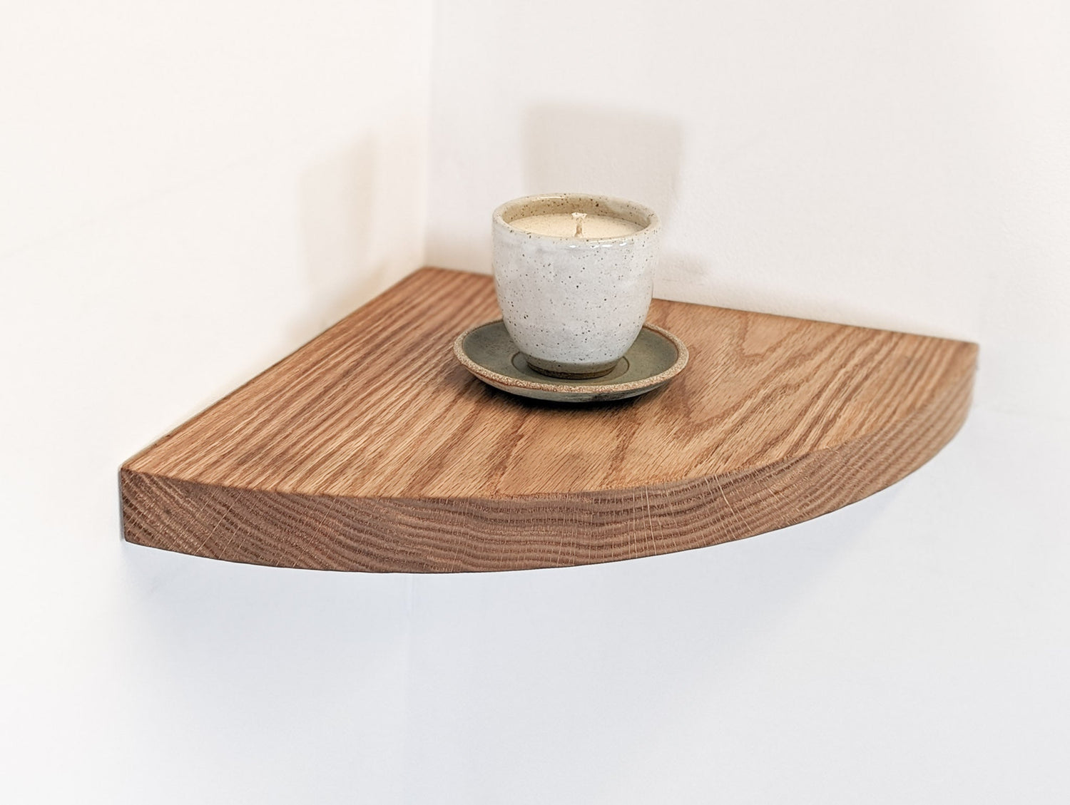 Floating Corner Shelf with Round Edge in Oak