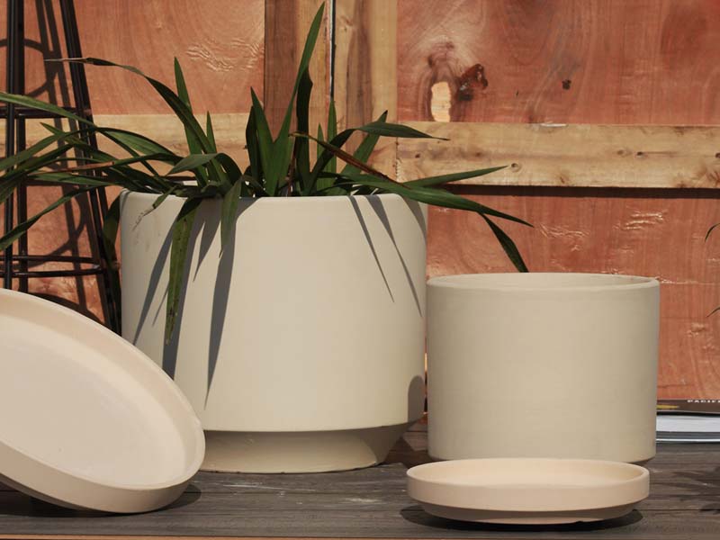 Mid Modern Planter With Detached Saucer "10.0" D x 9.0" H" By Plantatorem