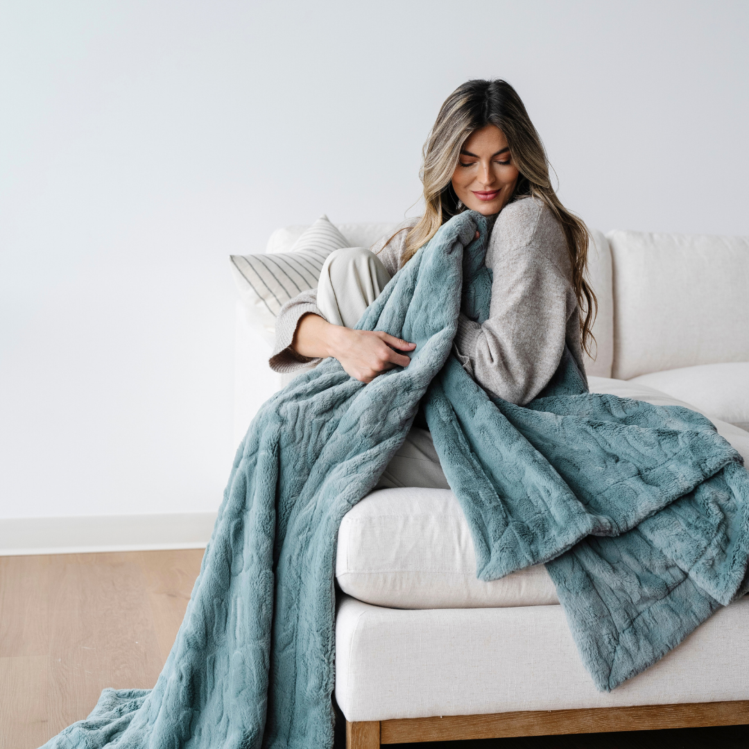PATTERNED FAUX FUR XL THROW BLANKETS