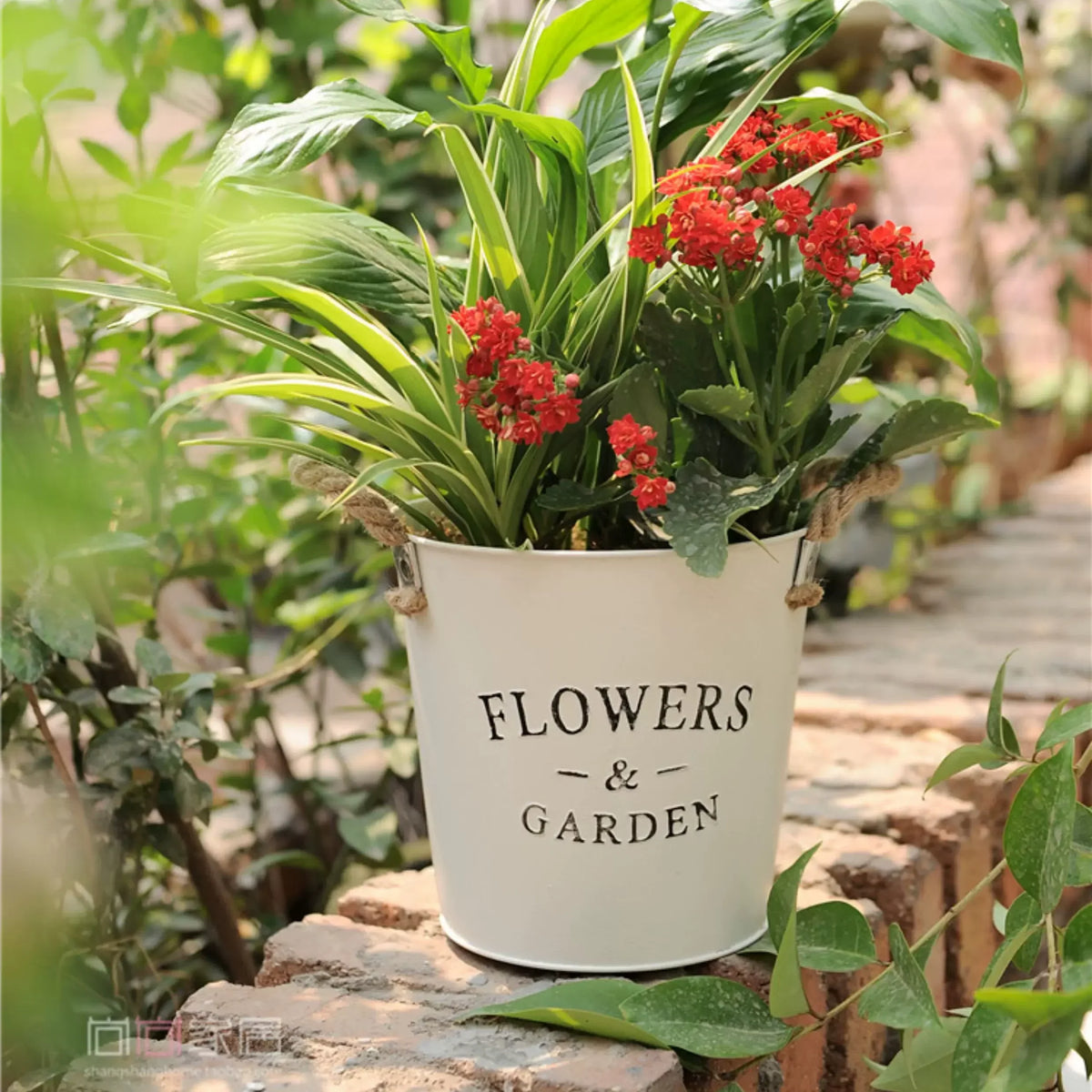 Farmhouse Metal Flower Bucket