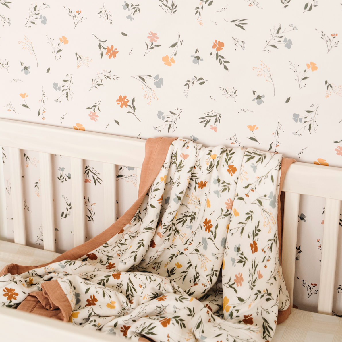 Fleurs Wallpaper by Saranoni