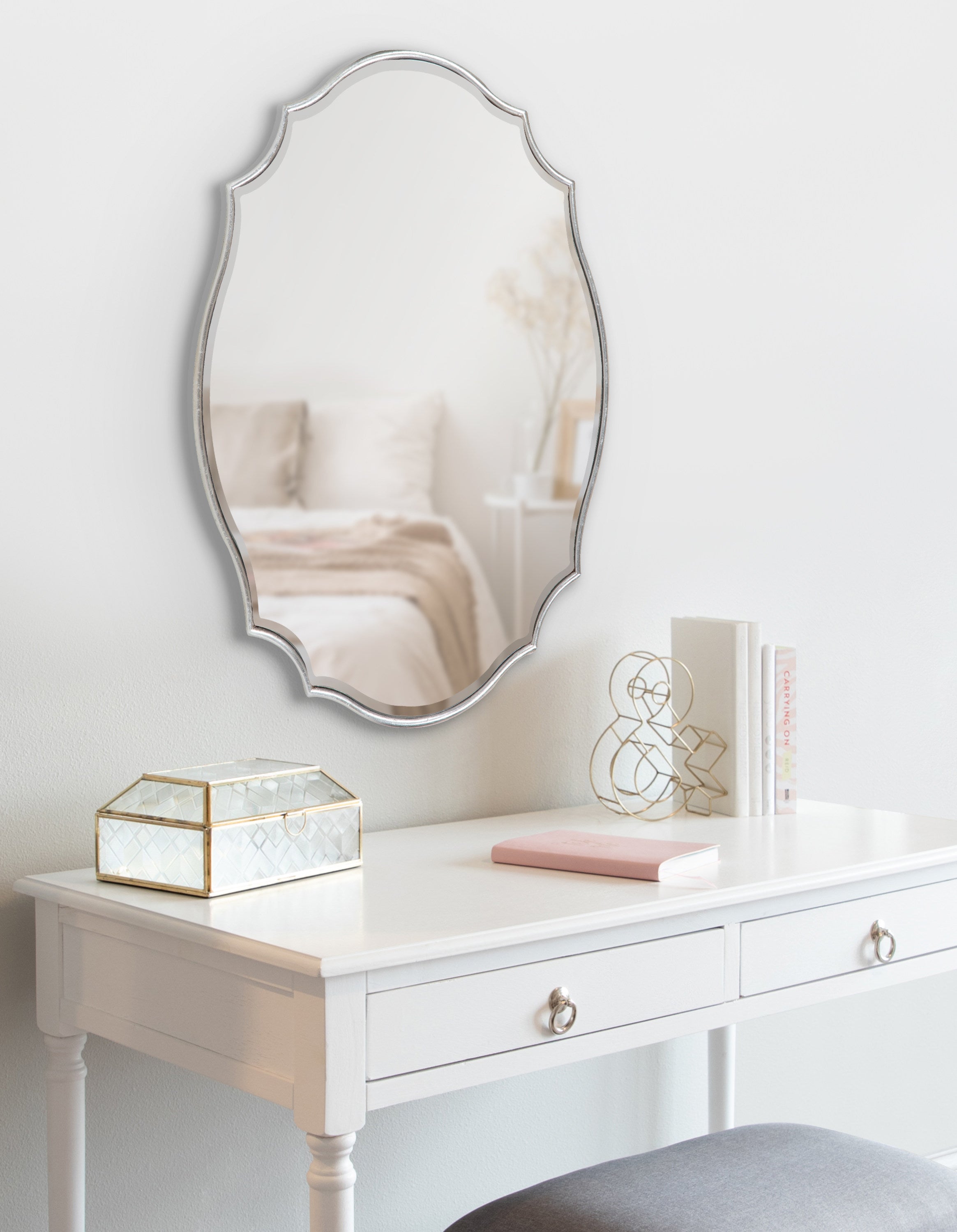 Leanna Scalloped Oval Wall Mirror