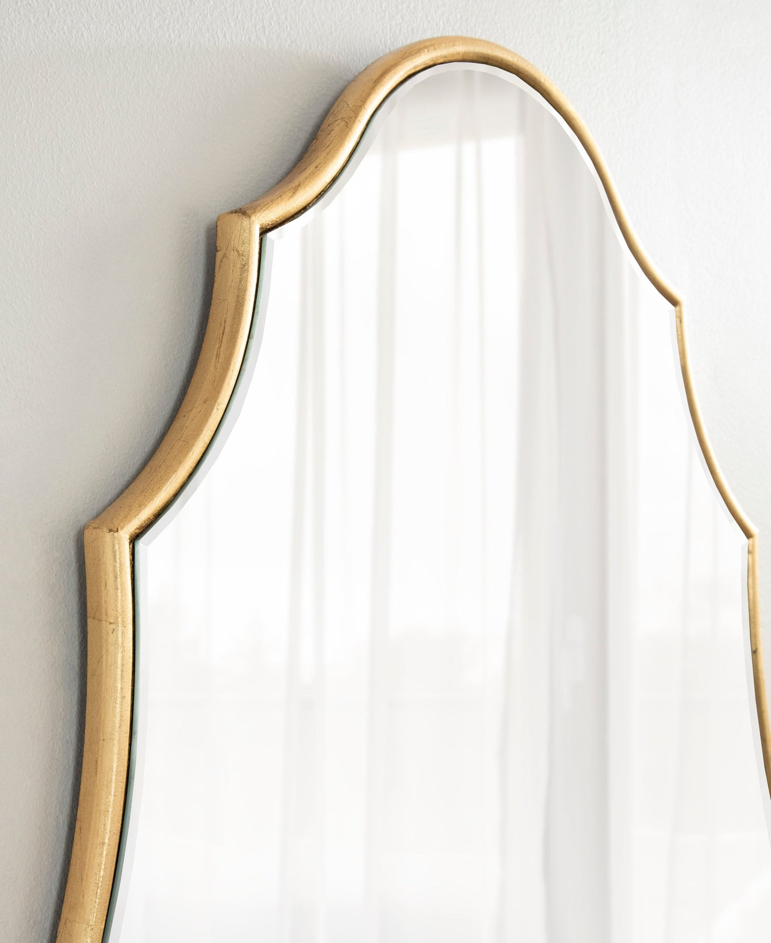 Leanna Scalloped Oval Wall Mirror