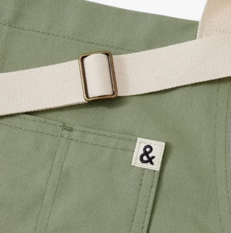 Winnie the Pooh Hunny Essential Apron