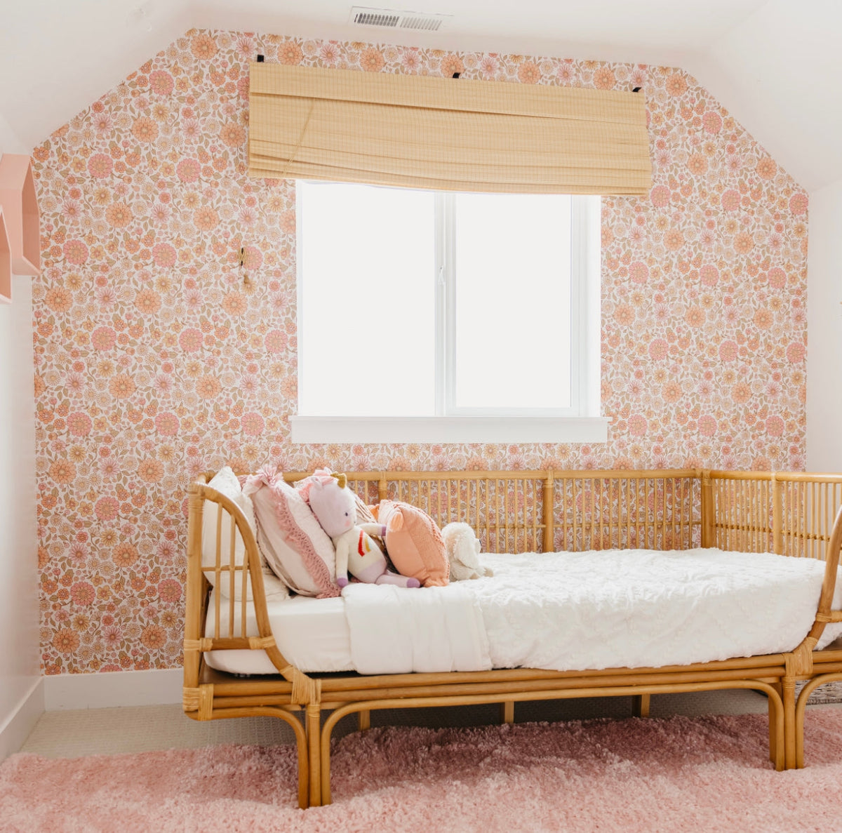 Daisy Wallpaper by Lovely People Studio
