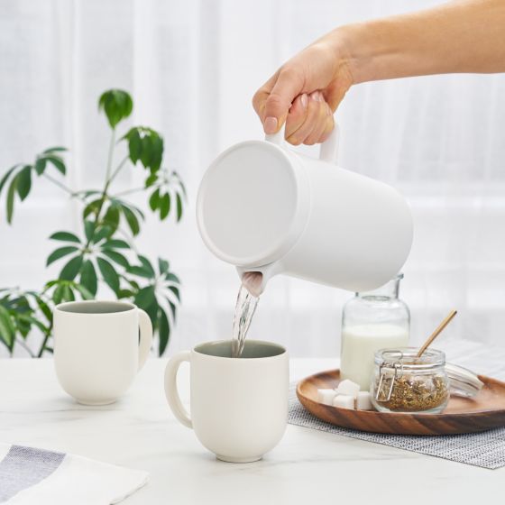 Jona Matte Finish Teapot in White